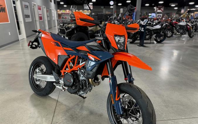 2026 KTM SMC R