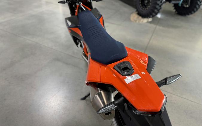 2026 KTM SMC R