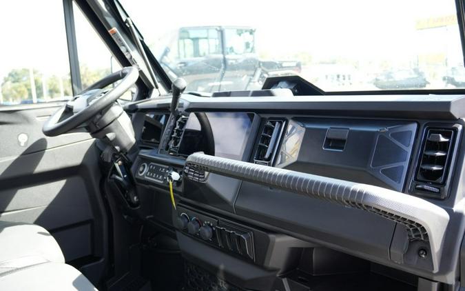 2027 Can-Am Defender XU Limited HD11