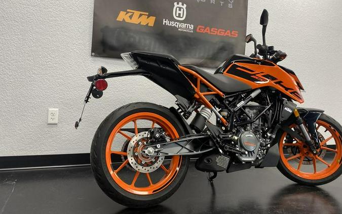 2023 KTM 200 Duke