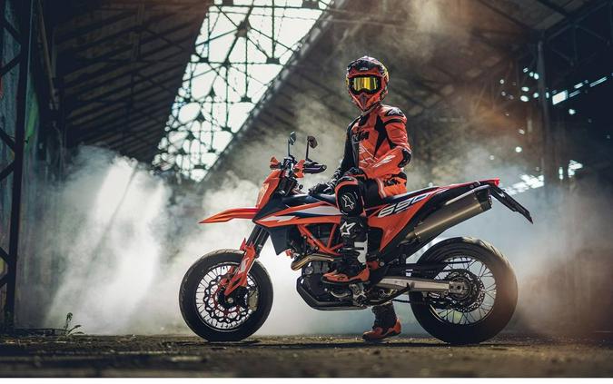 2023 KTM 690 SMC R