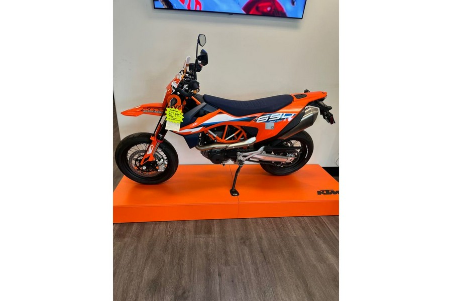 2023 KTM 690 SMC R