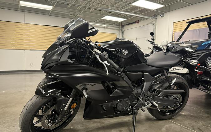 2025 Yamaha YZF-R7