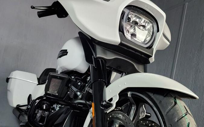 2024 Harley-Davidson Street Glide® FLHX WHITE ONYX PEARL