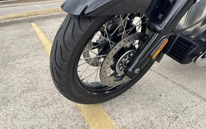 2025 BMW R 18 Classic Black Storm Metallic