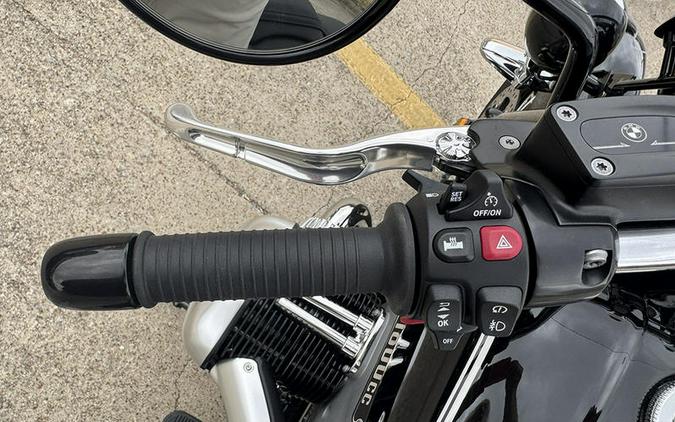 2025 BMW R 18 Classic Black Storm Metallic