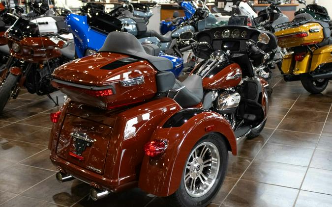 2024 Harley-Davidson Tri Glide Ultra Trike FLHTCUTG