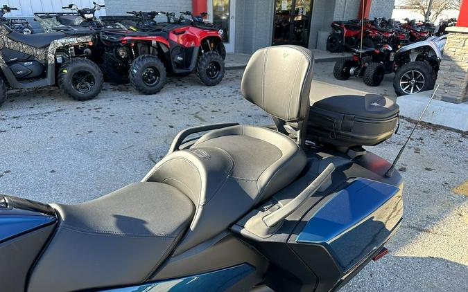 2023 Can-Am® SPYDER RT 1330 SE6