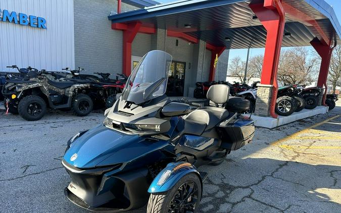 2023 Can-Am® SPYDER RT 1330 SE6