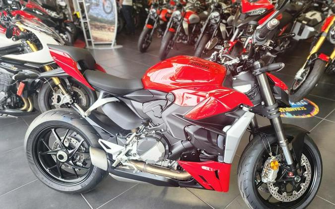 2024 Ducati Streetfighter V2 Red