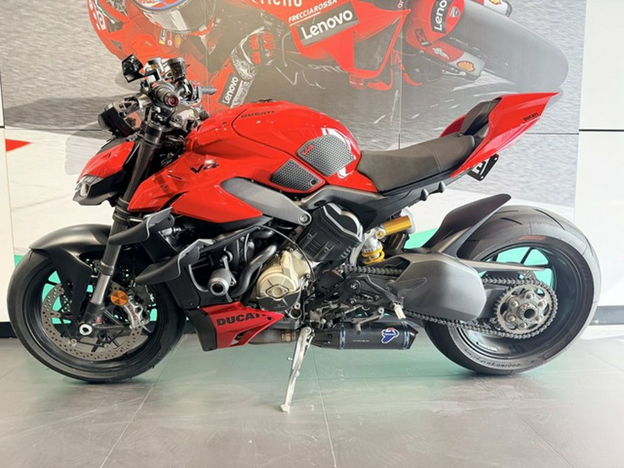 2025 Ducati Streetfighter V4 Ducati Red V4 S Ducati Red