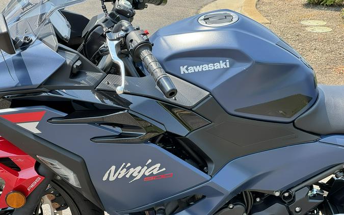 2026 Kawasaki Ninja® 500 SE ABS