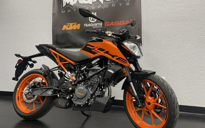 2023 KTM 200 Duke