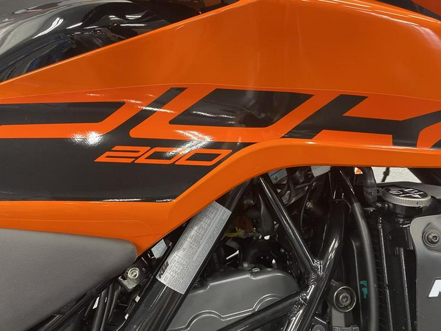 2023 KTM 200 Duke