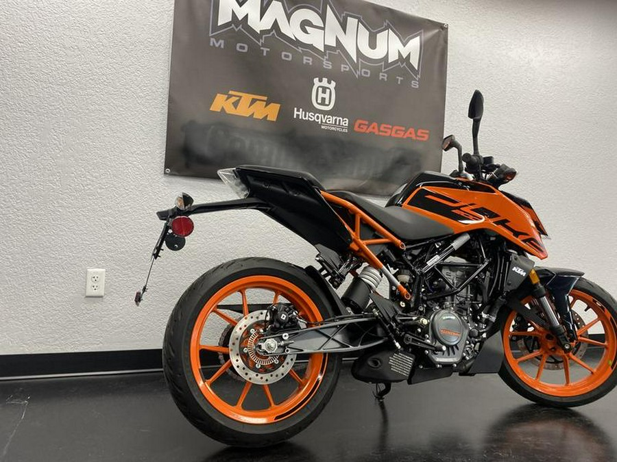 2023 KTM 200 Duke