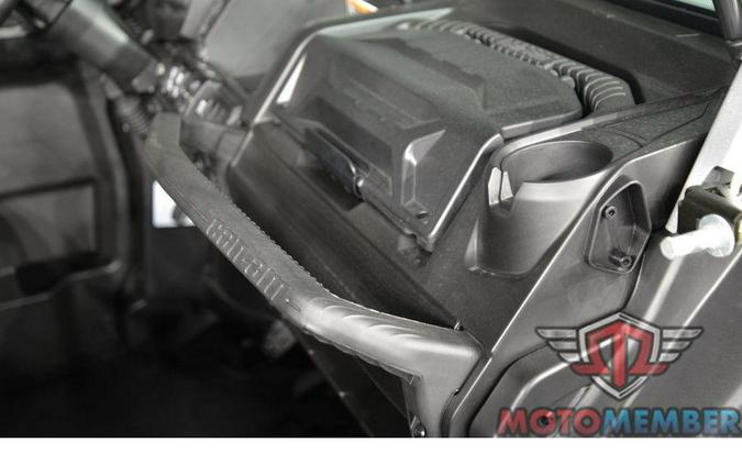 2024 Can-Am Defender MAX X mr with Half-Doors HD10