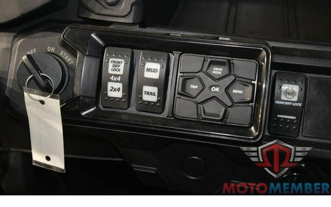 2024 Can-Am Defender MAX X mr with Half-Doors HD10