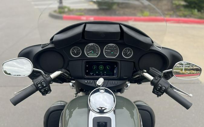 2021 Harley-Davidson® FLHTCUTG Tri Glide® Ultra Deadwood Green/Vivid Black 852313