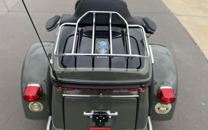 2021 Harley-Davidson® FLHTCUTG Tri Glide® Ultra Deadwood Green/Vivid Black 852313