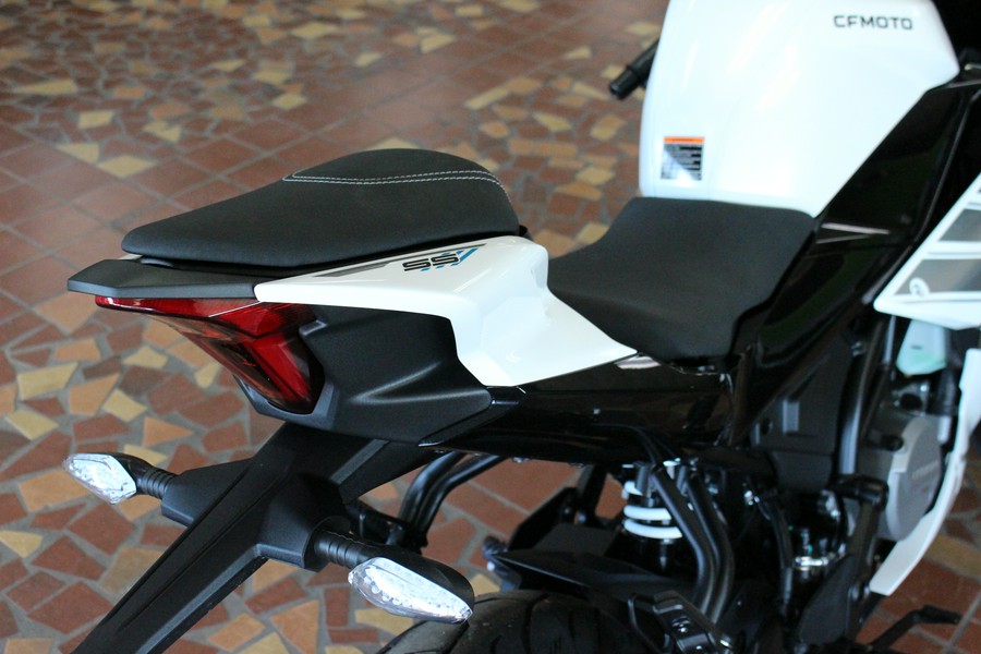 2026 CFMOTO 300SS Nebula White - T6003637