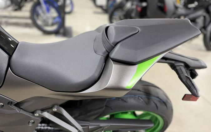 2026 Kawasaki Z1100 SE ABS