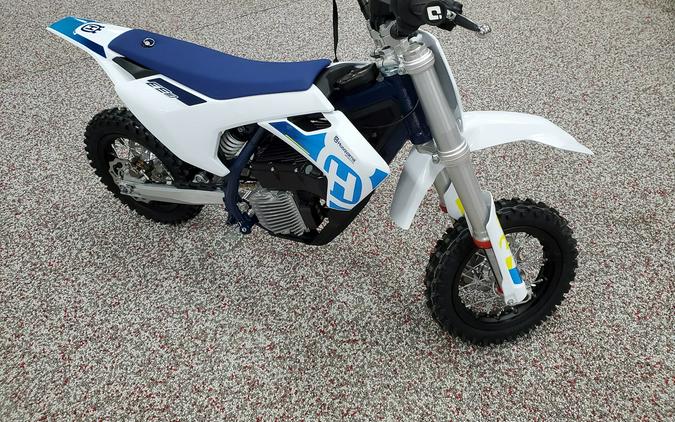 2023 Husqvarna Motorcycles EE 3