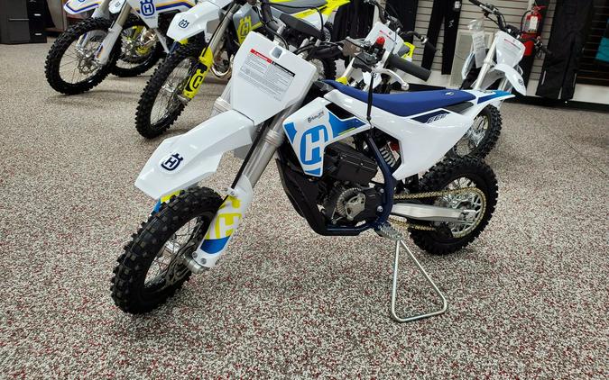 2023 Husqvarna Motorcycles EE 3