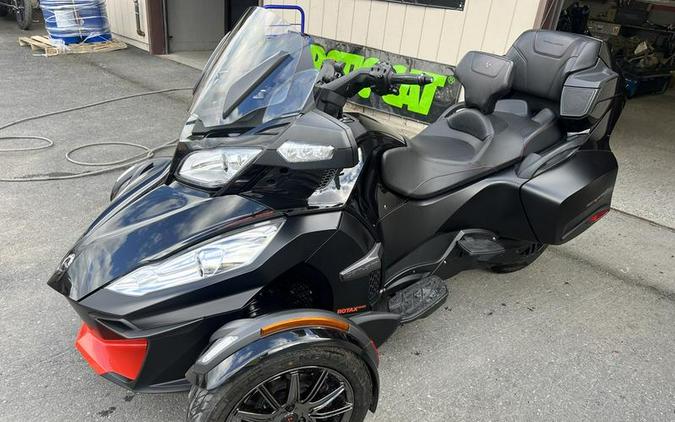 2016 Can-Am® Spyder® RT-S Special Series 6-Speed Semi-Automatic (SE6)