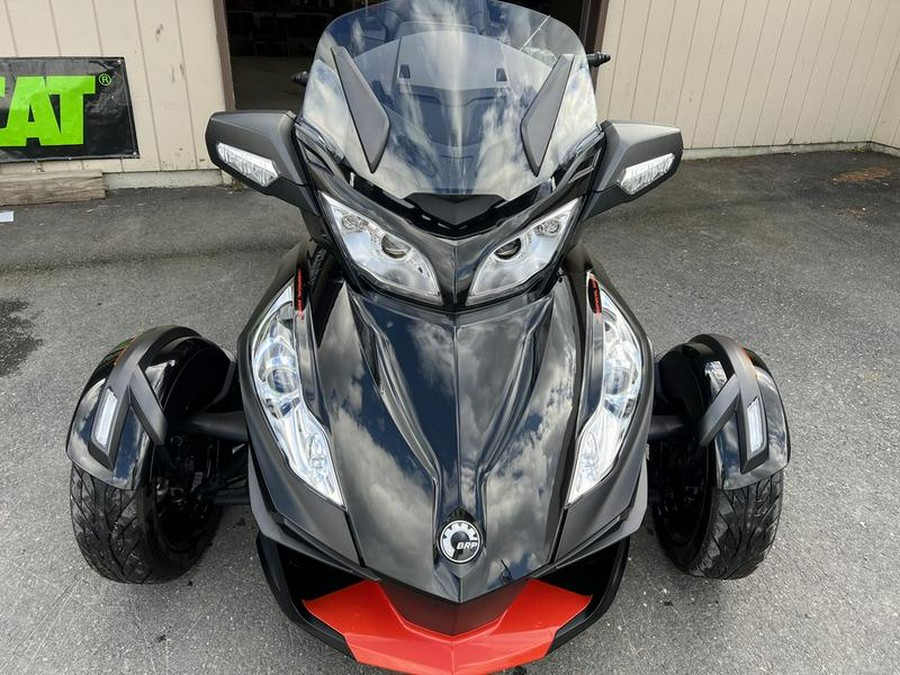 2016 Can-Am® Spyder® RT-S Special Series 6-Speed Semi-Automatic (SE6)