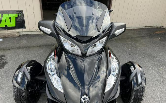 2016 Can-Am® Spyder® RT-S Special Series 6-Speed Semi-Automatic (SE6)