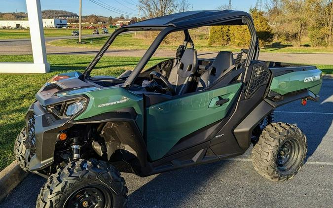 2023 Can-Am® Commander DPS 700