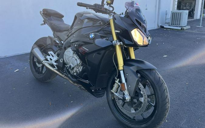 2016 BMW S 1000 R Premium Black Storm Metallic