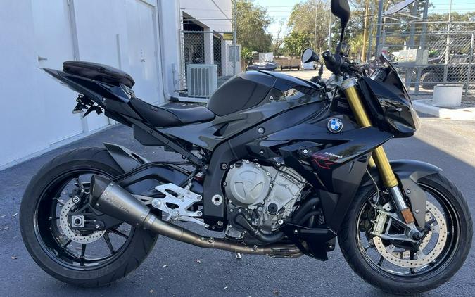 2016 BMW S 1000 R Premium Black Storm Metallic