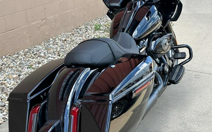 2024 Harley-Davidson Road Glide™ Vivid Black