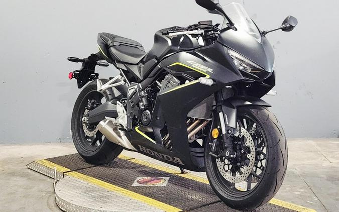 2026 Honda CBR650R E-Clutch