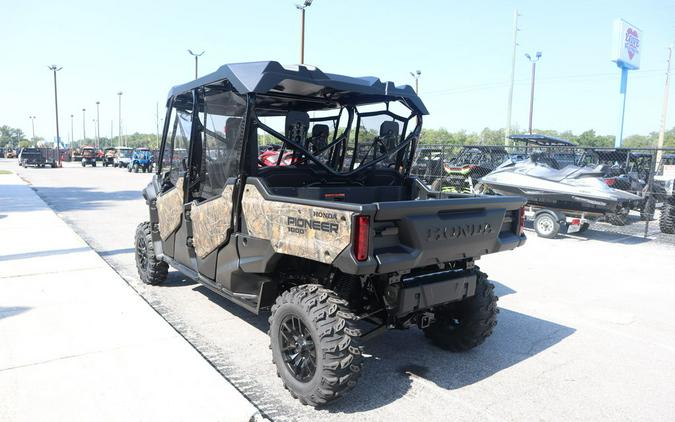 2023 Honda Pioneer 1000-6 Crew Deluxe