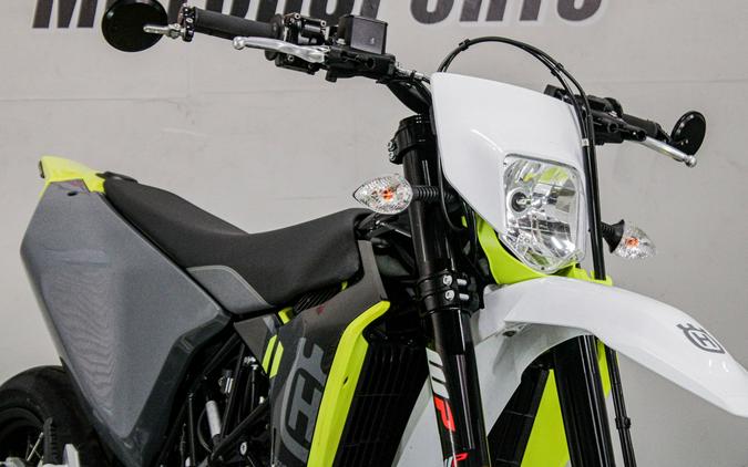 2023 Husqvarna 701 Supermoto