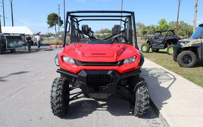 2023 Honda Pioneer 1000-6 Crew Deluxe