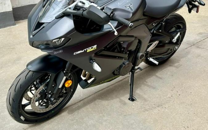 2025 Triumph Daytona 660 Satin Granite/Satin Black