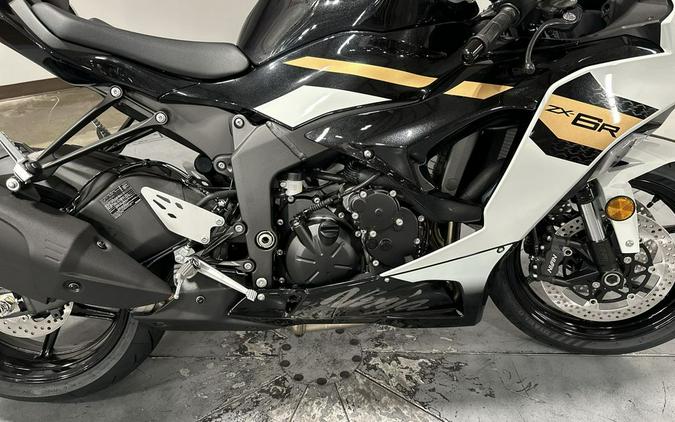 2026 Kawasaki Ninja® ZX™-6R Base