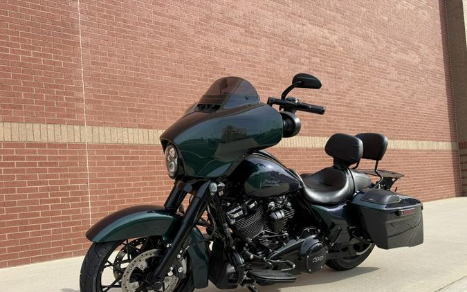 2021 Harley-Davidson® Street Glide® Special Snake Venom - Black Finish