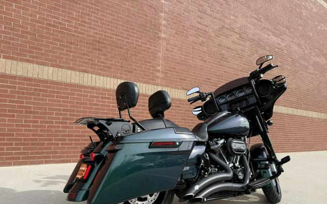 2021 Harley-Davidson® Street Glide® Special Snake Venom - Black Finish