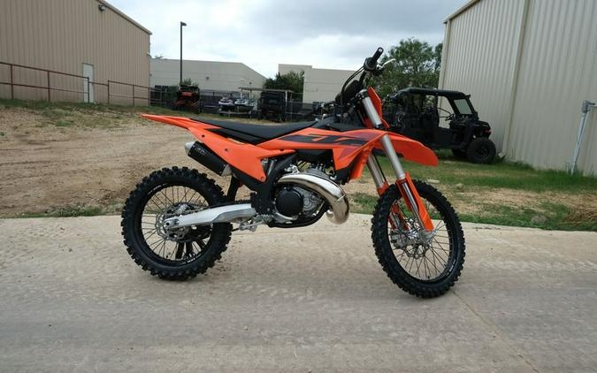 New 2025 KTM 250 SX BLACK AND ORANGE