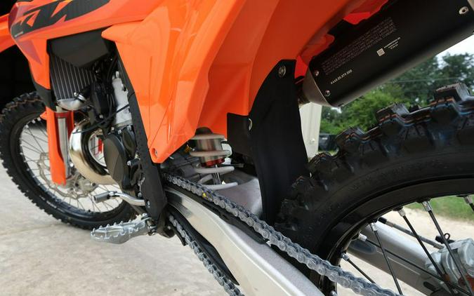 New 2025 KTM 250 SX BLACK AND ORANGE