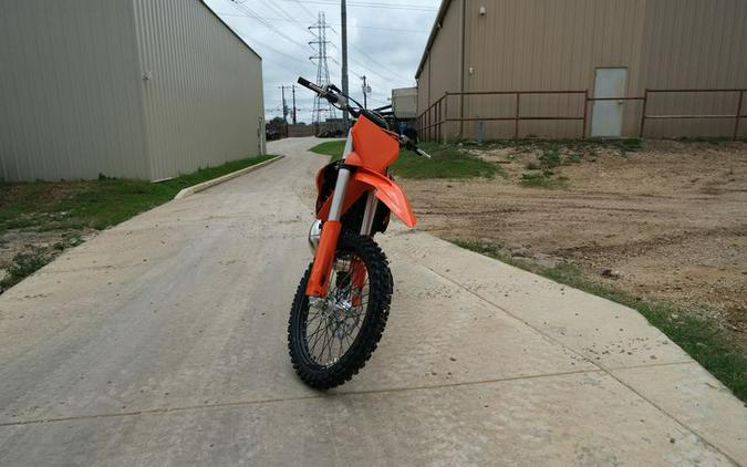 New 2025 KTM 250 SX BLACK AND ORANGE