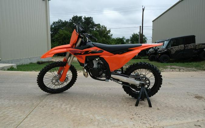 New 2025 KTM 250 SX BLACK AND ORANGE