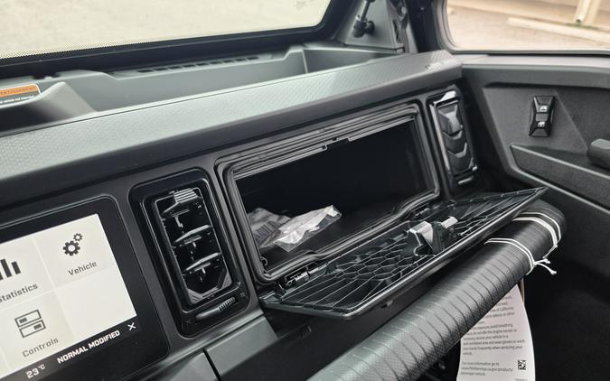 2026 Can-Am Defender MAX Limited HD11