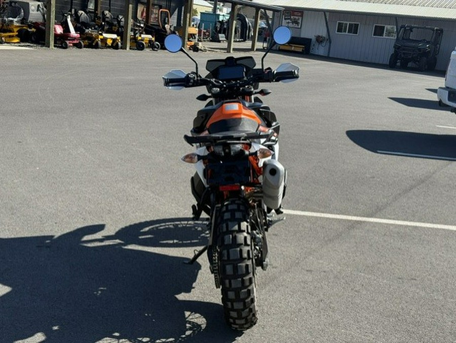 2021 KTM Adventure 890 R