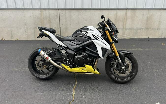 2021 Suzuki GSX-S750ZAM1