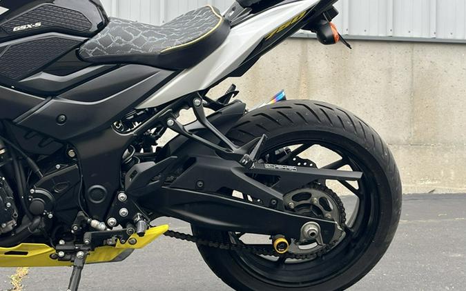 2021 Suzuki GSX-S750ZAM1